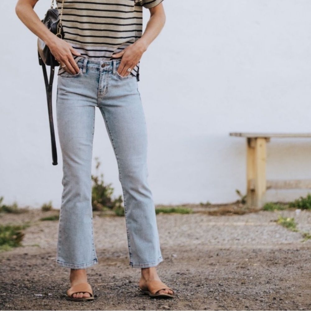 Current Elliot The Lou Cropped Kick Flare Jeans In Basel 26